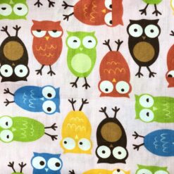 Tela DI 04040 100% algodón, diseño buhos, fondo rosado,  mide 1.50 ancho x 30 cm