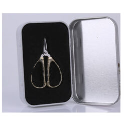 Tijera vintage pequeña para bordado y costura con caja metálica, mide 5,5 cm
