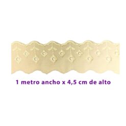 Broderie color crema, mide 4,5 cm ancho x 1 metro