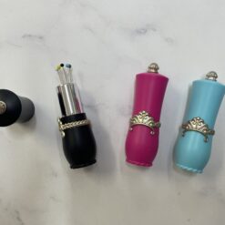 Estuche para guardar agujas en forma de lápiz labial, se venden por unidad.