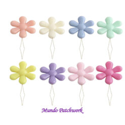 Enhebrador figura flor, herramienta guia de enhebrado x 2 unidades, color aleatorio