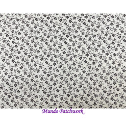 100% algodón, pequeñas flores café, fondo crema