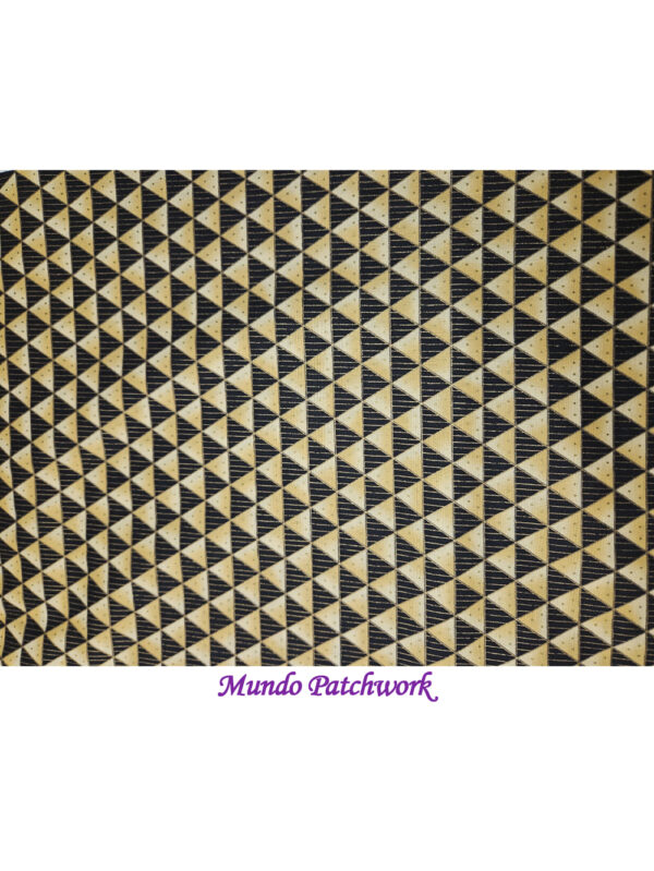 Tela JA-10264-0117- 100% algodón, diseño triangulos 110cm ancho x 30cm