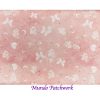 Tela FL-18560-195, 100% algodón, fondo rosado, mariposas blancas,  mide 1.10 mt. Ancho x 0,30cm