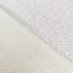 100% algodón, color blanco diseño flores, tono sobre tono 110cm ancho x 30 cm